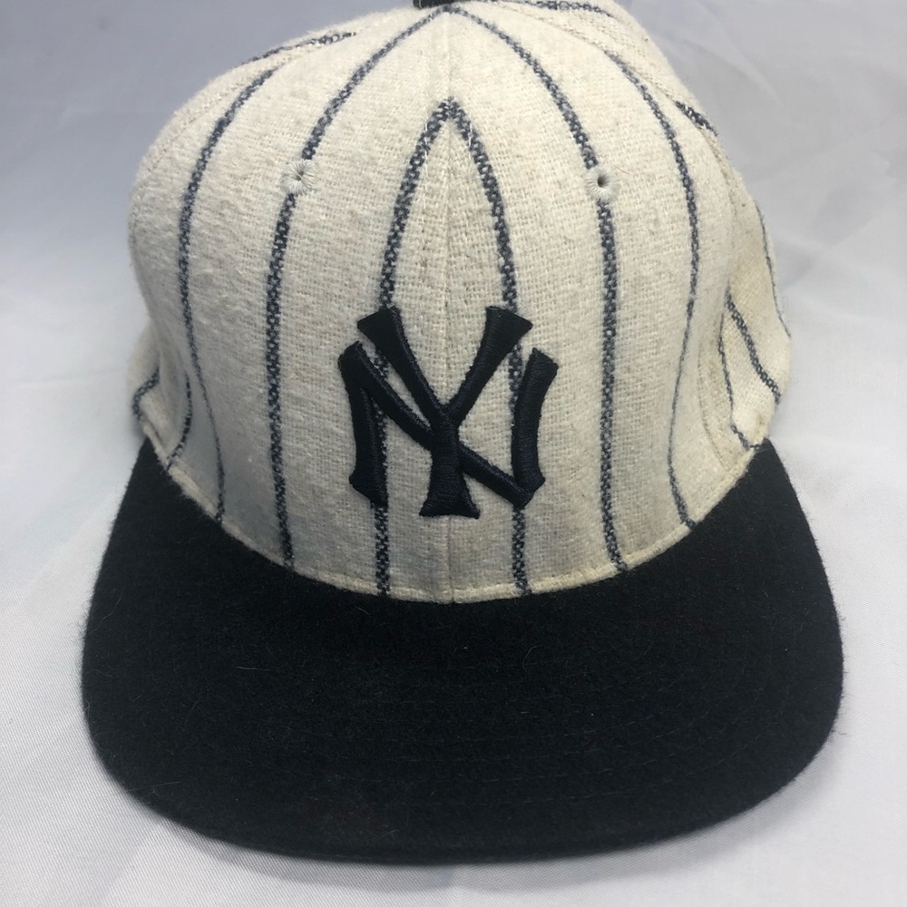 COPY - NY Yankees Snapback Hat American Needle